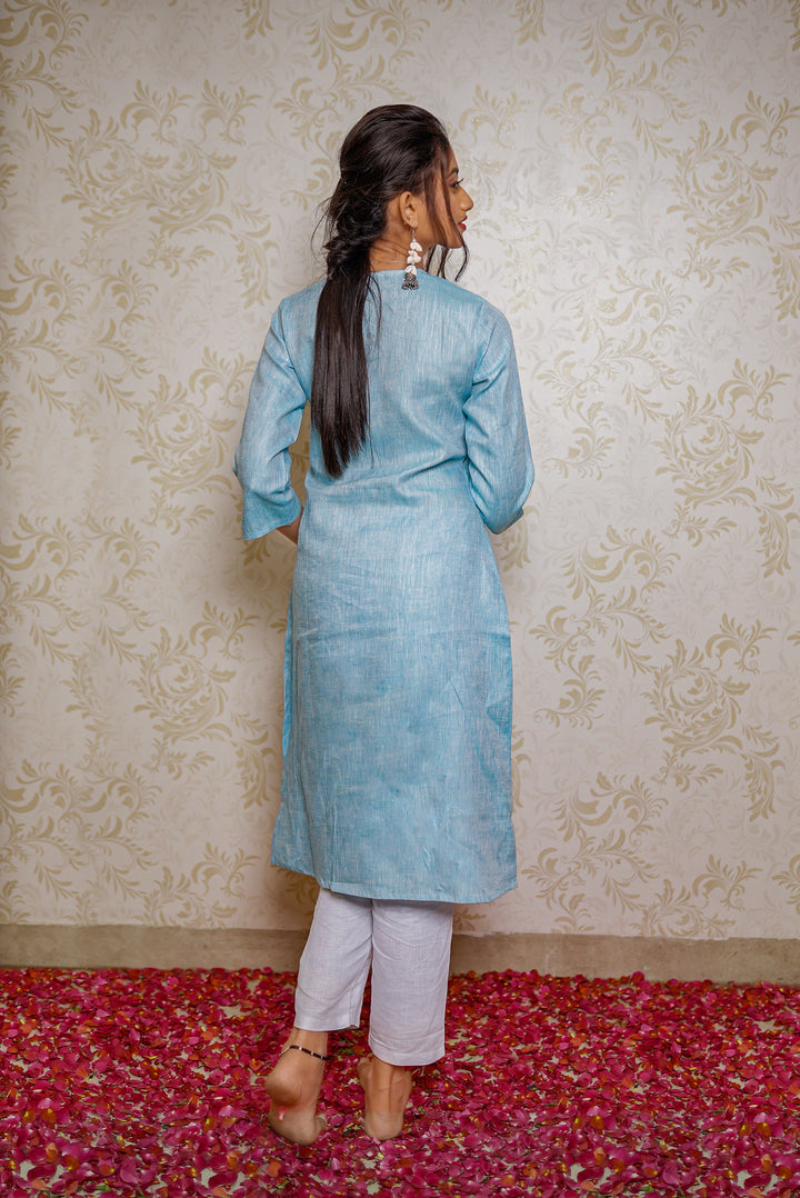 women blue long kurta