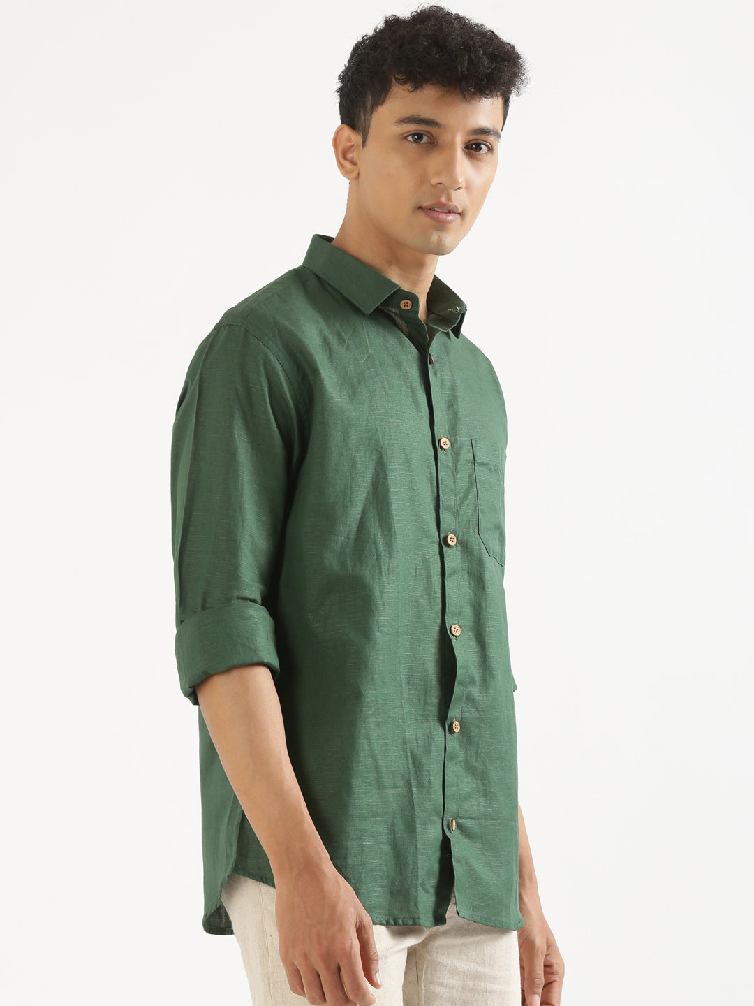 Bottle Green hemp shirt – three-quarter view