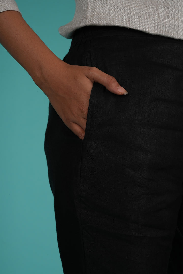 women black pant with pocket