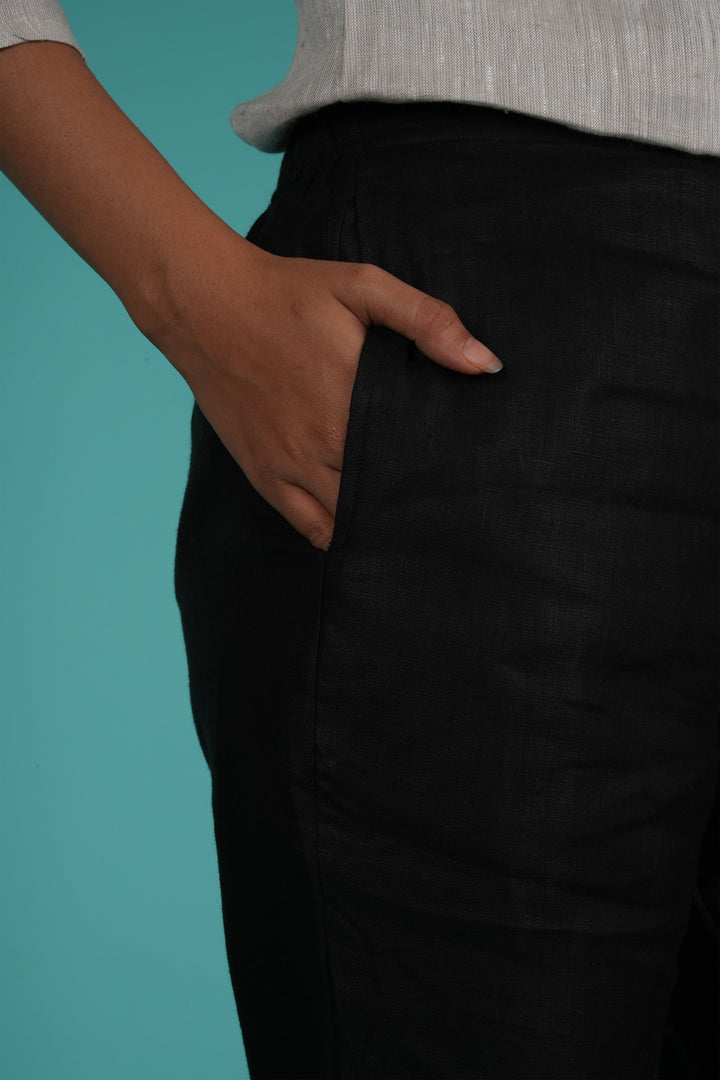 women black pant with pocket