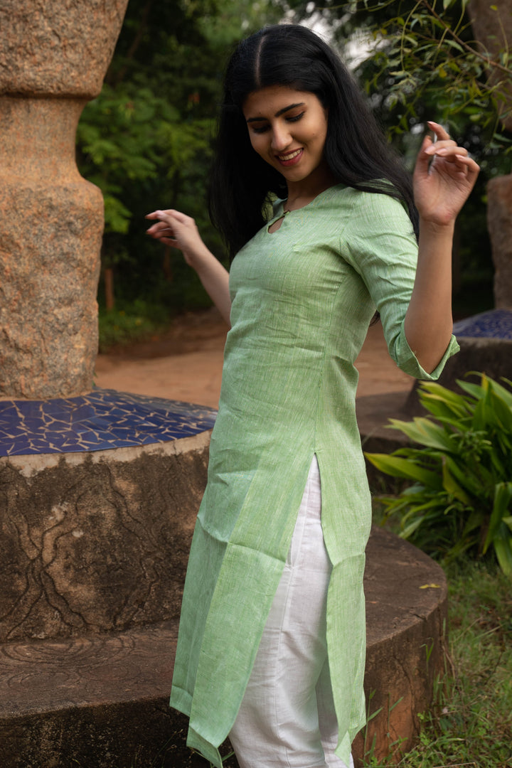 stylish women green kurta 